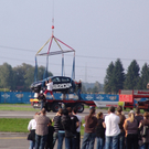 Spannung beim Mazda-Aludosenbelastungsrekordversuch - geschafft.JPG