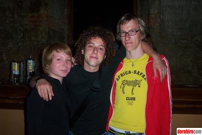 571832.jpg