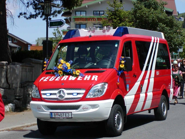 FW Riezlern Kdo Fahrzeugweihe _2_.jpg