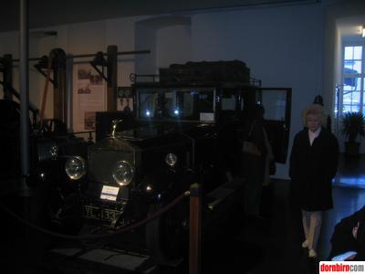 704757.jpg