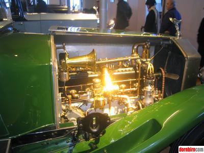 704777.jpg