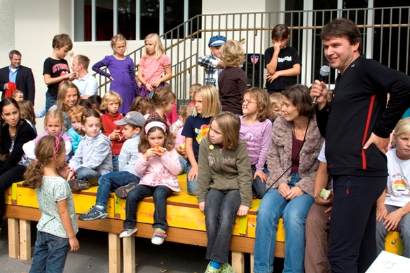 Kurt Fischer Preisverteilung Lustenau in Kinderhand.JPG