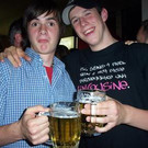 Partystimmung im Messezelt