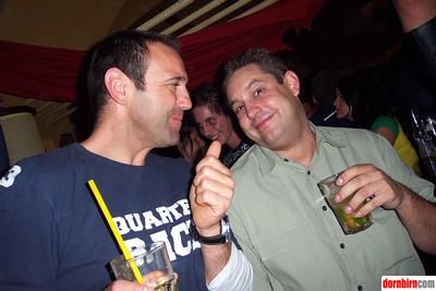 884165.jpg