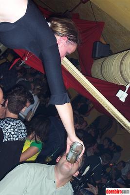 884169.jpg