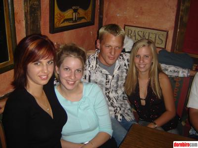 887303.jpg
