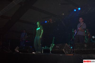 889749.jpg