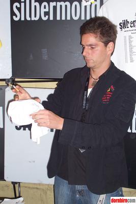 903035.jpg