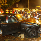 Schwerer Verkehrsunfall in Feldkirch: Lenkerin kracht in Bushaltestelle