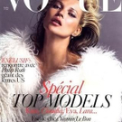 Lara Stone mit schwarz bemalter Hautfarbe