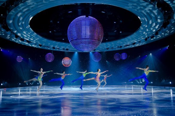 HOLIDAY_ON_ICE_ENERGIA_SUPERNOVA_Foto_Morris_Mac_Matzen_Stage_Entertainment.jpg