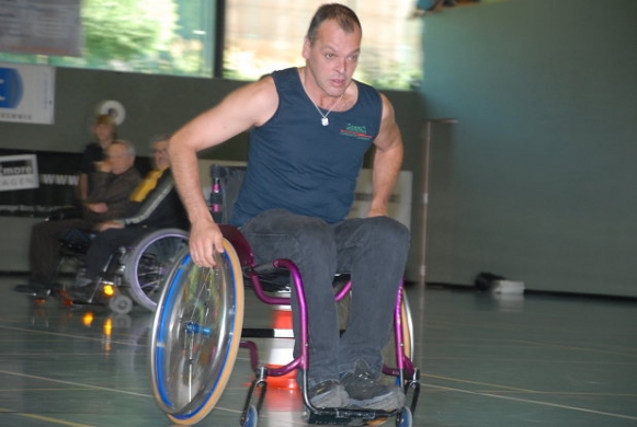 Rollstuhl148.JPG