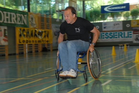 Rollstuhl166.JPG
