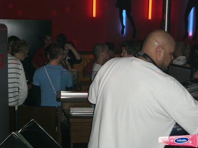 2000586.jpg