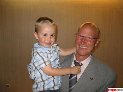 2005548.jpg
