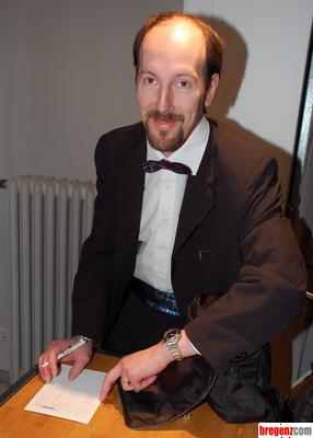 2366145.jpg