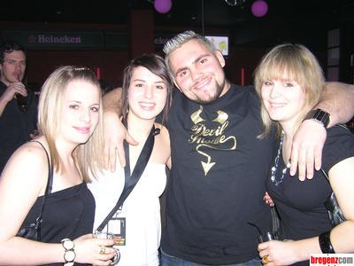 2369004.jpg