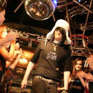 Tanabu: Modeschau in der Nachtschicht, Hard