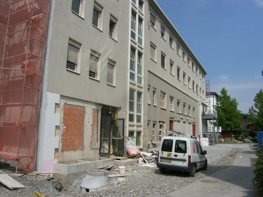 21_JPG-1282473595