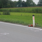 Blumen und Kerzen an der Schweizerstraße