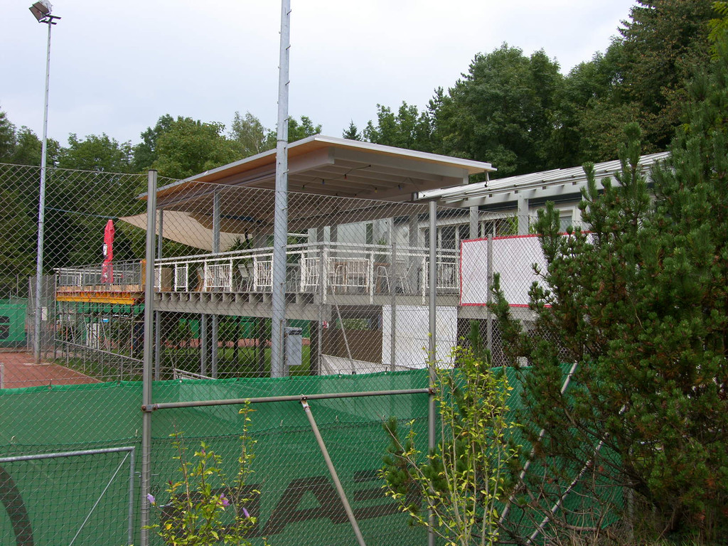 SH102429_JPG-1282980422