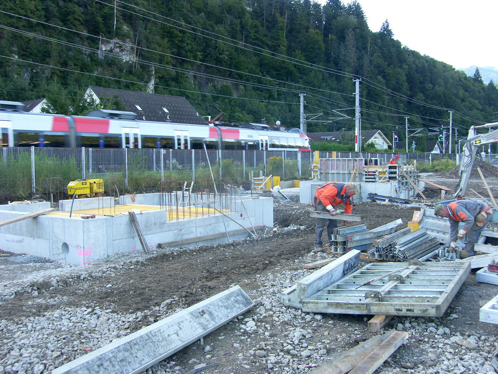 08_JPG-1283500022