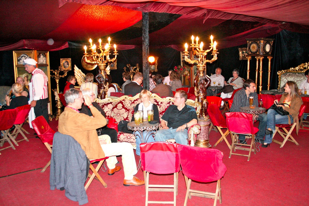 BK_clowns2010 15_jpg-1283626697