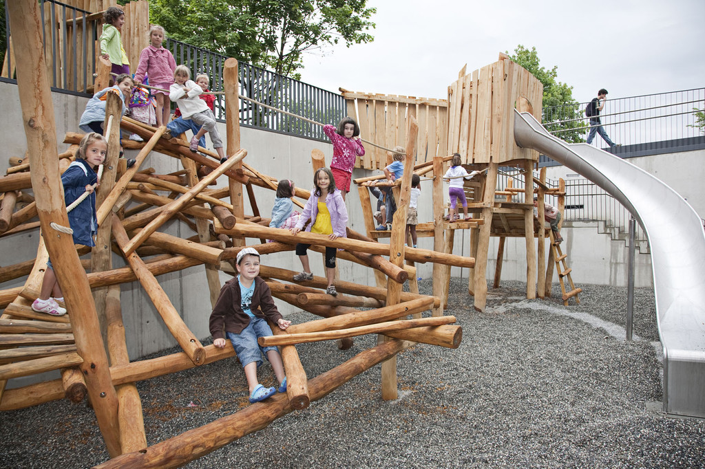 Spielplatz am Kinder- und Familientreff Bifang.jpg