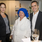 INHAUS - Claudia und Robert Kueng mit Irmgard.JPG