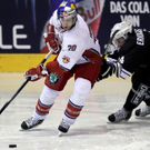 ...genauso wie Daniel Welser als Verteidiger spielen wird. 