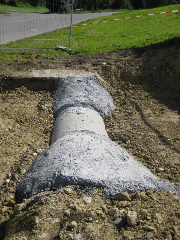 Grabungsarbeiten Diezlingerbach 001.jpg