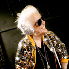 Ruth Flowers: Mit 69 Jahren die derzeit "hippste DJane"