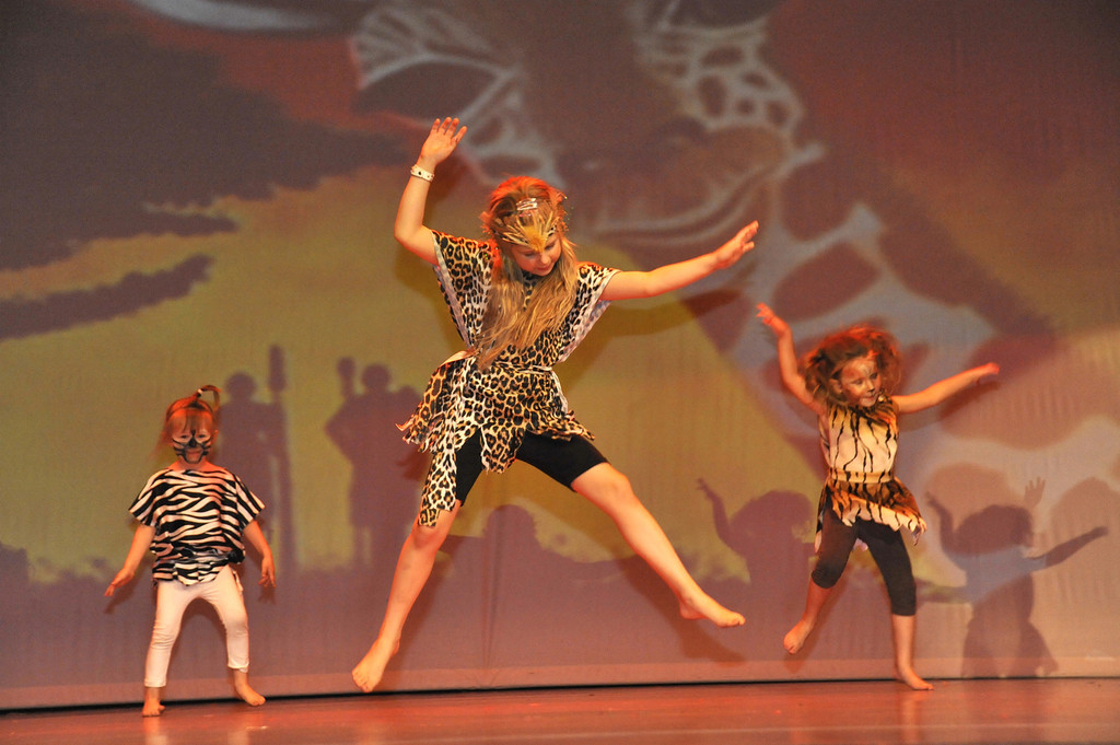 City Dance Academy_ afrikashow 1_jpg-1285002136