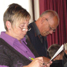 Teilnehmer mit Reiseleiter