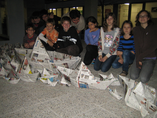 IMG_4016 Zeitungspapierkurs _14_.JPG