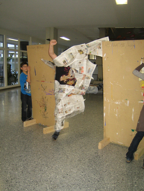 IMG_4016 Zeitungspapierkurs _5_.JPG