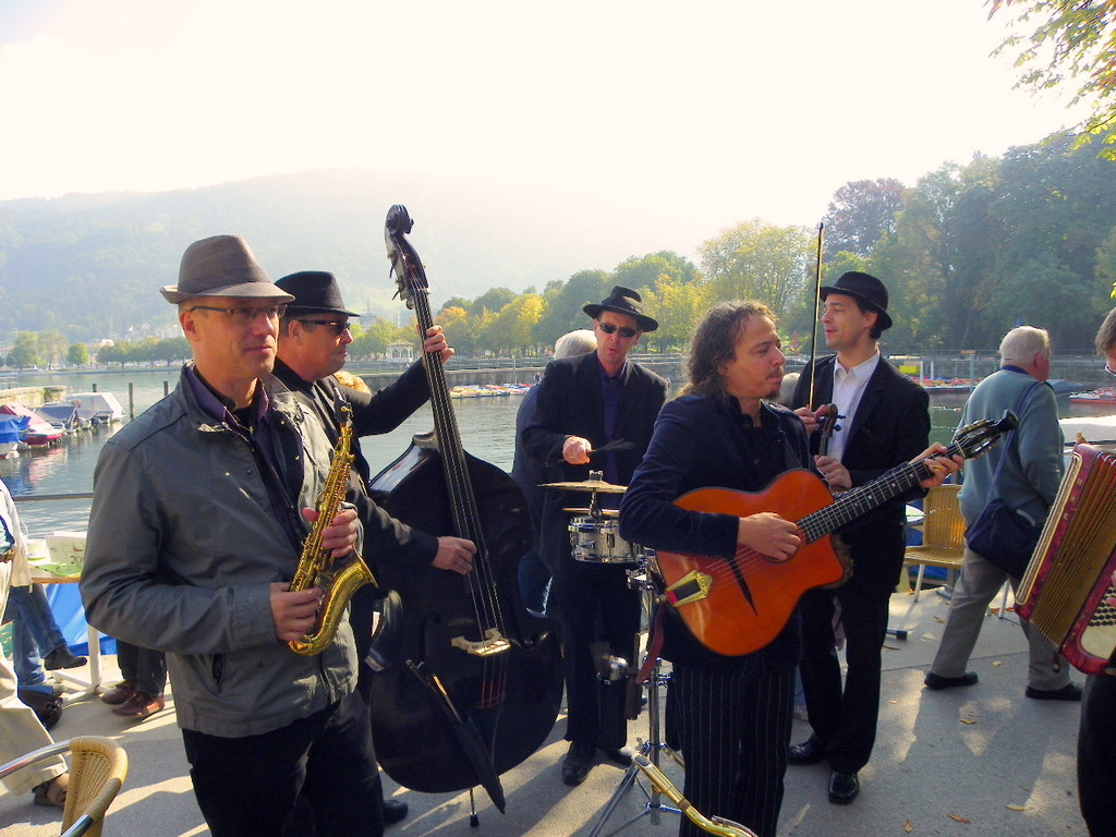 106_3763_jpg-1285193402