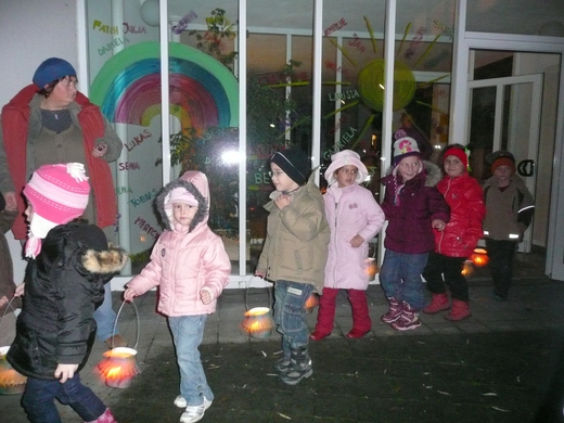 Kindergarten Gartenstra__e Laternenfest 2009 _2_.JPG