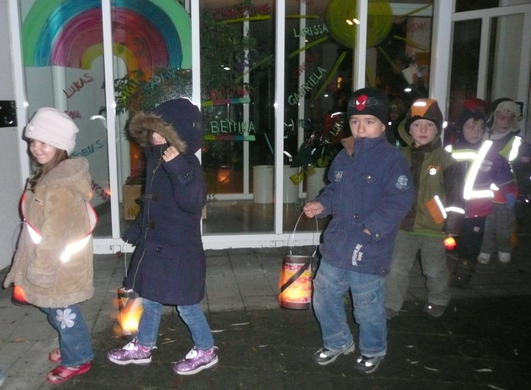 Kindergarten Gartenstra__e Laternenfest 2009 _4_.JPG