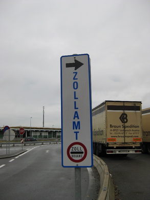 t Autobahnzollamt H__rbranz 003.jpg