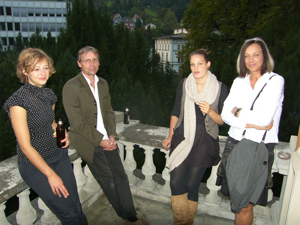 SH103694_JPG-1285488868