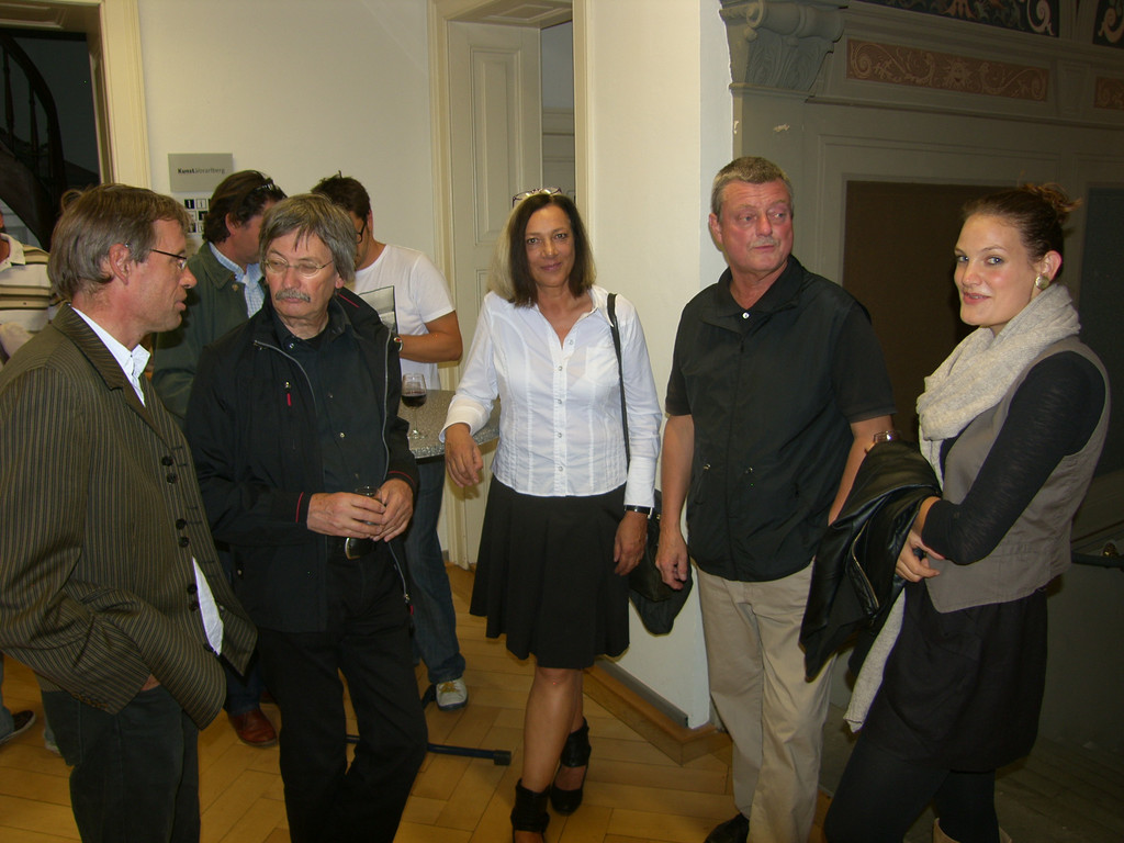 SH103719_JPG-1285489036