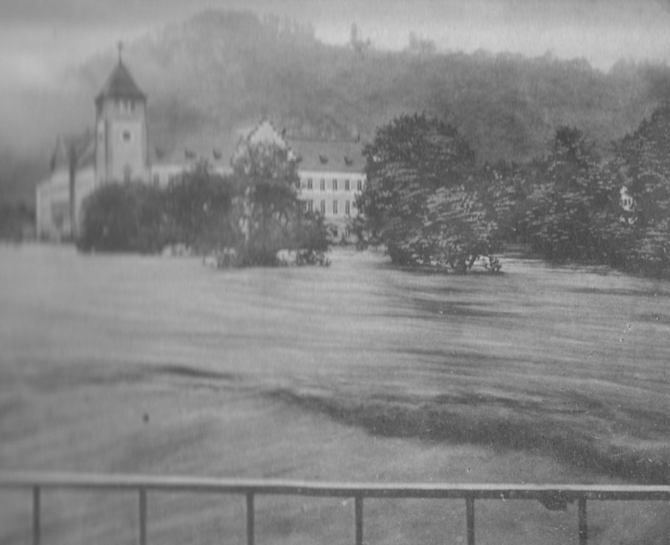 1_0022_jpg-1285505421