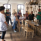 Frauenbewegung Götzis besichtigt Schmiedemuseum in Röthis