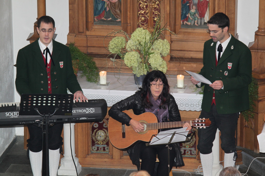 Segnungsfeier Familienkapelle Fraxern 26-09_2010 _34_.jpg