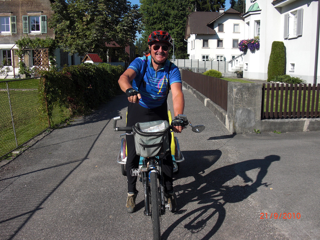 Lucas mit Rad in Lustenau_ 21_9_10 002_jpg-1285652226