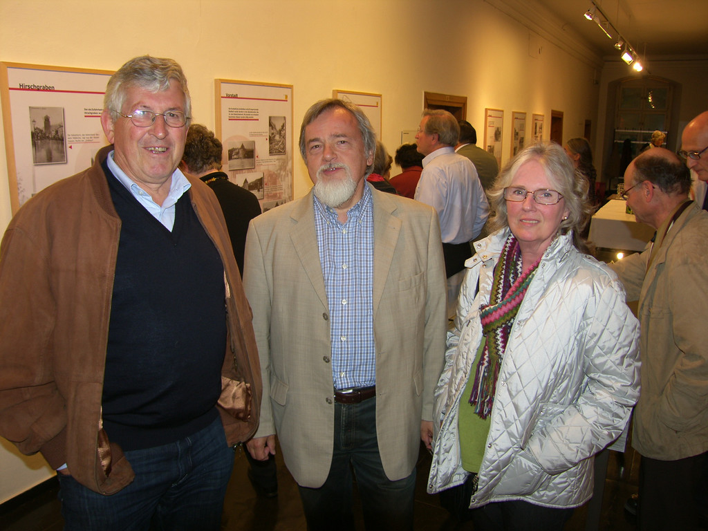 SH104093_JPG-1285918996