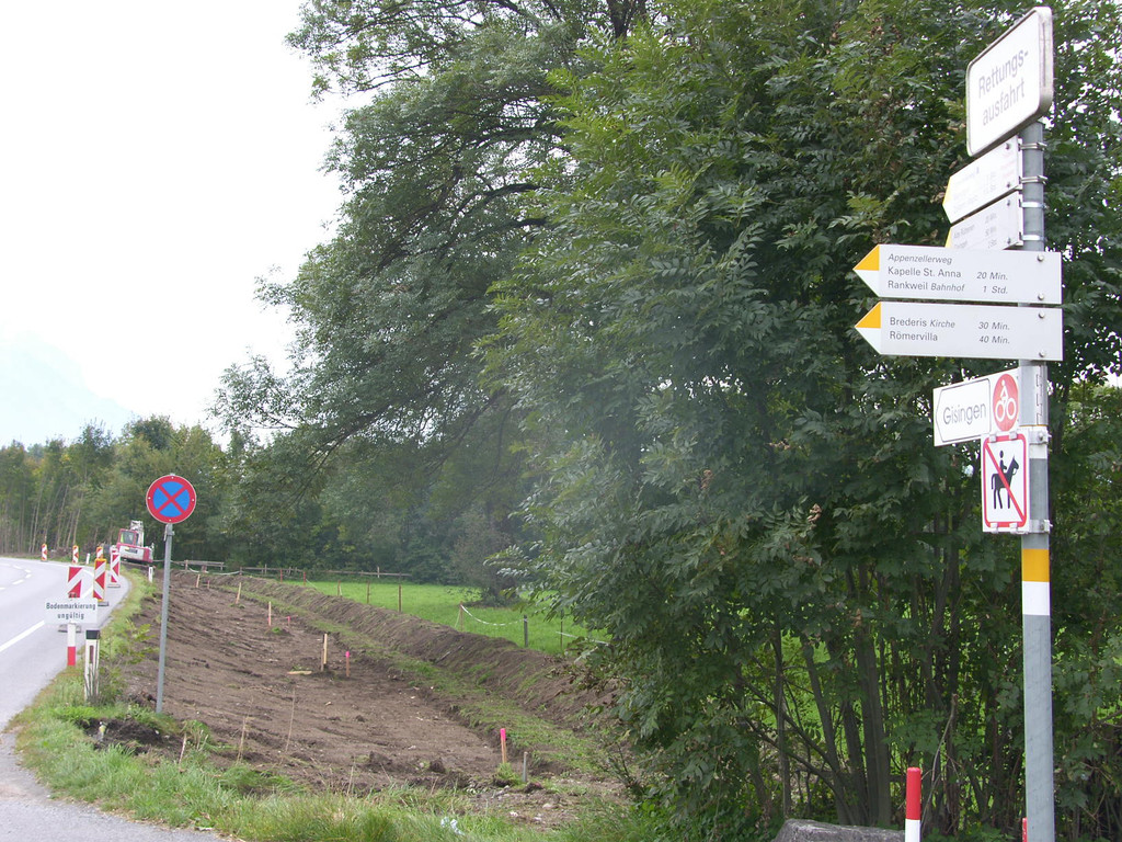 SH104064_JPG-1285959951
