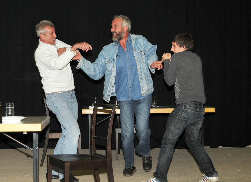 Theater Fu__ach 22_09_2010 13_jpg-1286460020