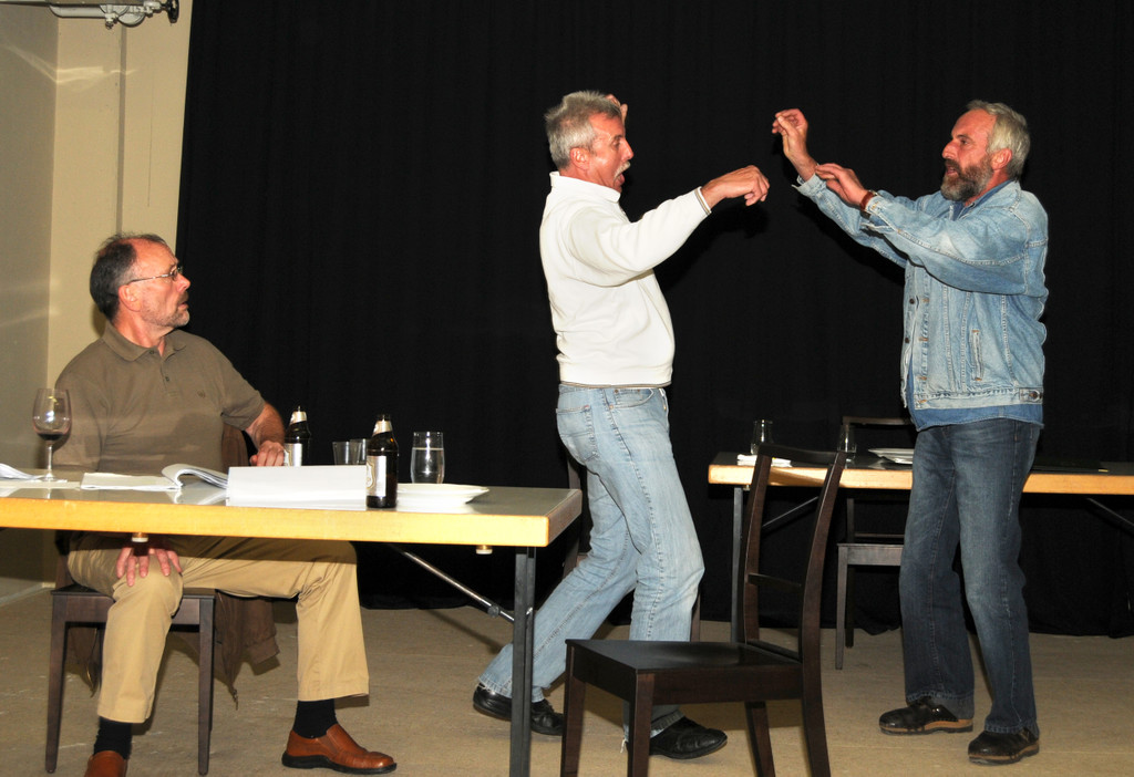 Theater Fu__ach 9_jpg-1286459923
